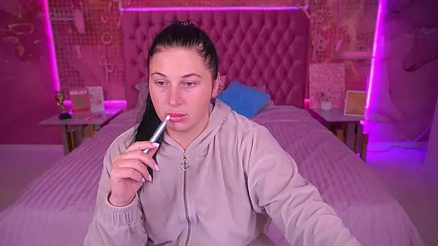 ArianaDarkk online show from 10-13-25, 07:48