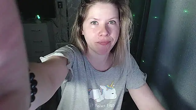 Snapshot of MelissaXKinky chatting on 03-05-25, 10:21 MelissaXKinky online show from 03-05-25, 10:21