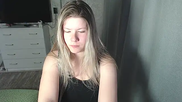 Snapshot of MelissaXKinky chatting on 02-26-25, 05:21 MelissaXKinky online show from 02-26-25, 05:21