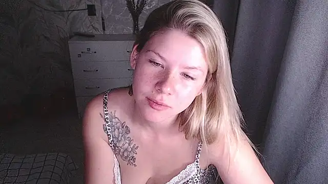 Snapshot of MelissaXKinky chatting on 10-20-25, 06:41 MelissaXKinky online show from 10-20-25, 06:41