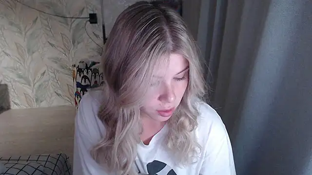 Snapshot of MelissaXKinky chatting on 09-28-25, 05:42 MelissaXKinky online show from 09-28-25, 05:42