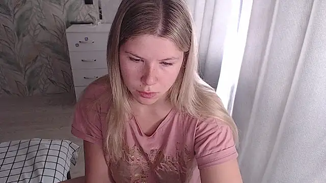 Snapshot of MelissaXKinky chatting on 10-19-25, 06:27 MelissaXKinky online show from 10-19-25, 06:27