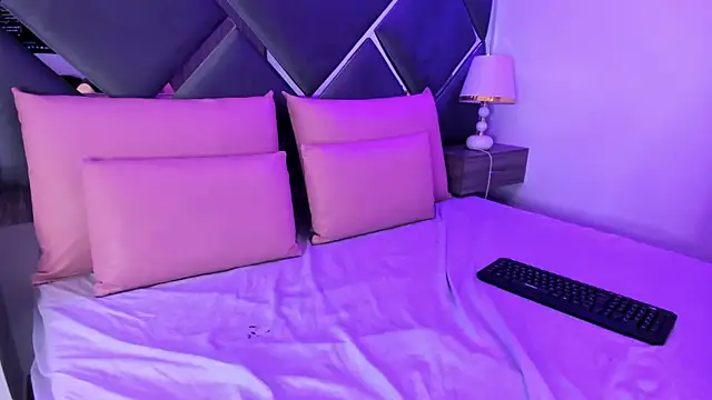 Charlotte Myers online show from 09-09-25, 07:34