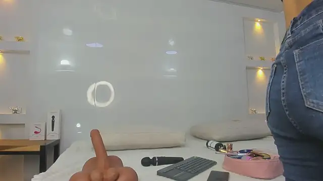 Dalia-Prada online show from 01-06-26, 04:16