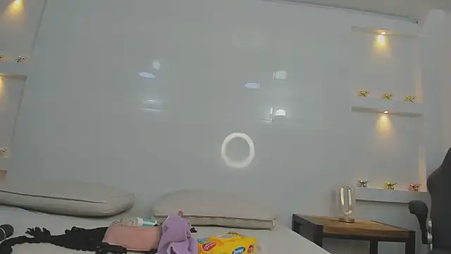 Snapshot of Dalia-Prada chatting on 07-15-26, 04:30 Dalia-Prada online show from 07-15-26, 04:30
