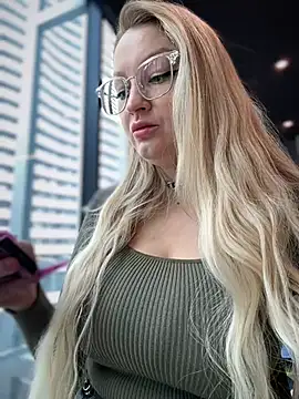 Snapshot of Teya_moon_ chatting on 02-16-25, 11:38 Teya moon online show from 02-16-25, 11:38