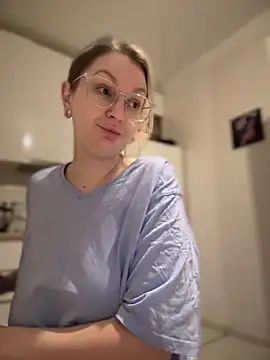 Snapshot of Teya_moon_ chatting on 02-21-25, 12:38 Teya moon online show from 02-21-25, 12:38