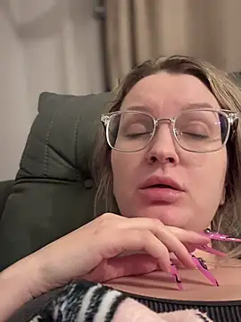 Snapshot of Teya_moon_ chatting on 02-08-25, 07:05 Teya moon online show from 02-08-25, 07:05