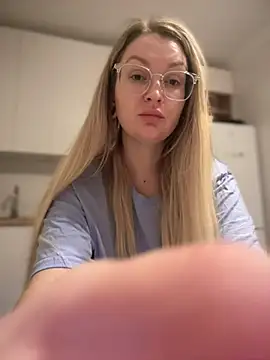 Snapshot of Teya_moon_ chatting on 02-27-25, 09:47 Teya moon online show from 02-27-25, 09:47