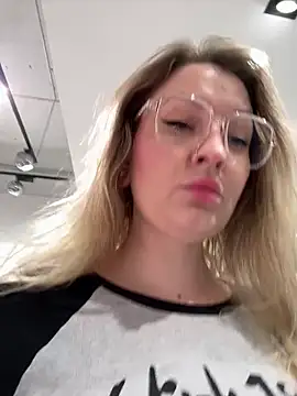 Snapshot of Teya_moon_ chatting on 09-27-25, 12:55 Teya moon online show from 09-27-25, 12:55