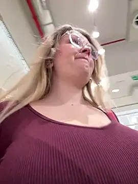 Snapshot of Teya_moon_ chatting on 01-15-26, 09:34 Teya moon online show from 01-15-26, 09:34