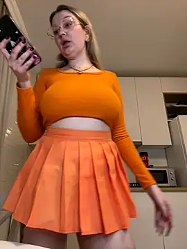 Snapshot of Teya_moon_ chatting on 10-28-25, 07:24 Teya moon online show from 10-28-25, 07:24