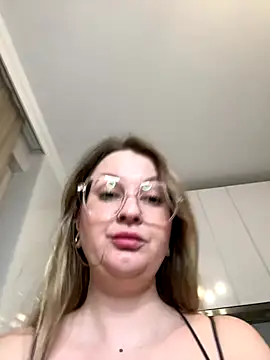 Snapshot of Teya_moon_ chatting on 11-26-25, 07:14 Teya moon online show from 11-26-25, 07:14