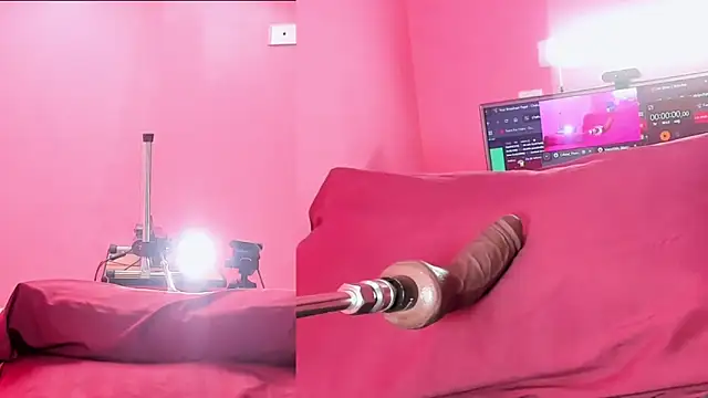 Snapshot of Criistal_Thompson chatting on 02-10-25, 08:00 Criistal Thompson online show from 02-10-25, 08:00