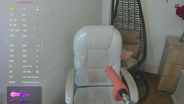 Chanttall  online show from 11-16-25, 05:12