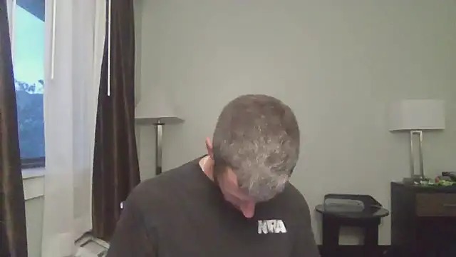 Snapshot of HungStud4You chatting on 09-20-25, 11:43 HungStud4You online show from 09-20-25, 11:43