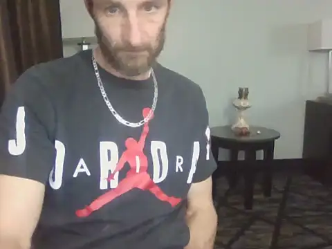 Snapshot of HungStud4You chatting on 11-06-25, 04:49 HungStud4You online show from 11-06-25, 04:49