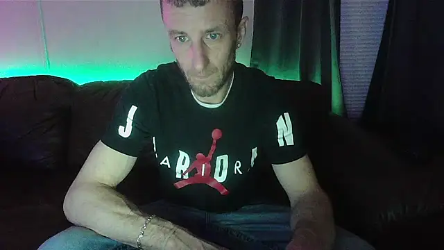 Snapshot of HungStud4You chatting on 02-23-25, 05:45 HungStud4You online show from 02-23-25, 05:45