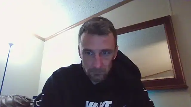 Snapshot of HungStud4You chatting on 02-02-25, 03:10 HungStud4You online show from 02-02-25, 03:10