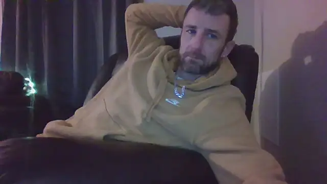 Snapshot of HungStud4You chatting on 02-18-25, 08:27 HungStud4You online show from 02-18-25, 08:27