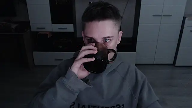 angryzan online show from 10-28-25, 05:08