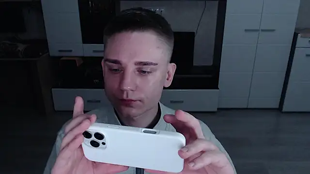 angryzan online show from 10-23-25, 04:22