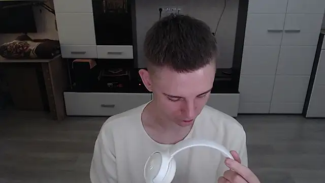 angryzan online show from 10-06-25, 05:52