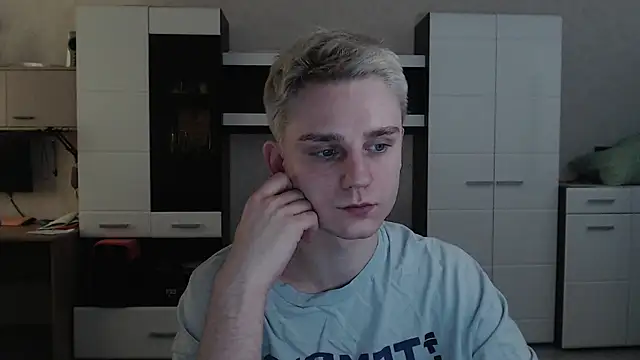 angryzan online show from 02-28-25, 10:41