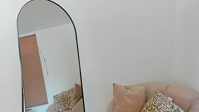 SofiMeza online show from 09-11-25, 02:06