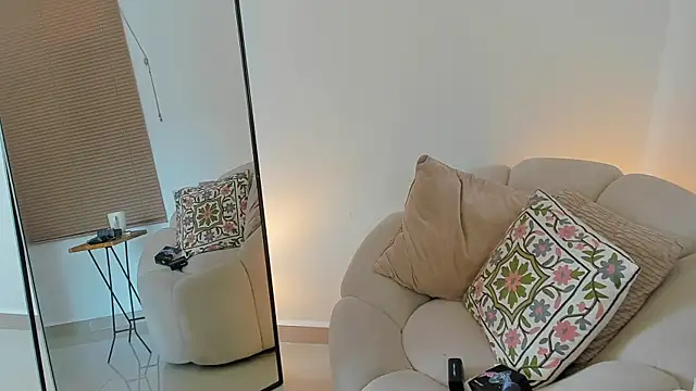 SofiMeza online show from 09-10-25, 02:05