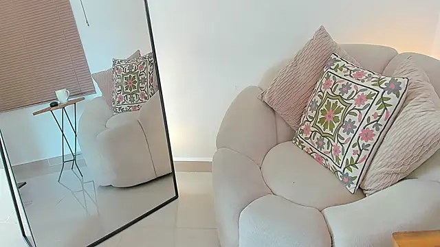 SofiMeza online show from 09-26-25, 01:51