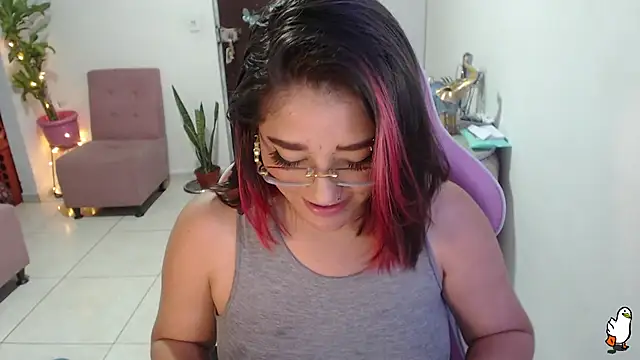Snapshot of littleangel1_m chatting on 02-27-25, 12:46 littleangel1 m online show from 02-27-25, 12:46