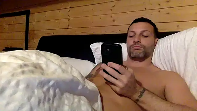 Snapshot of goroasroma90 chatting on 02-13-26, 08:14 goroasroma90 online show from 02-13-26, 08:14