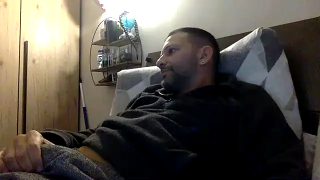 Snapshot of goroasroma90 chatting on 11-28-25, 04:29 goroasroma90 online show from 11-28-25, 04:29