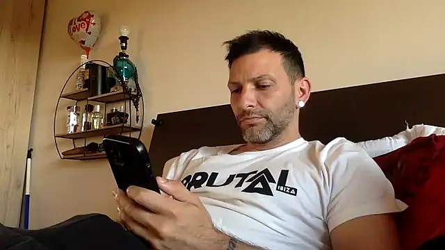 Snapshot of goroasroma90 chatting on 04-07-26, 05:04 goroasroma90 online show from 04-07-26, 05:04