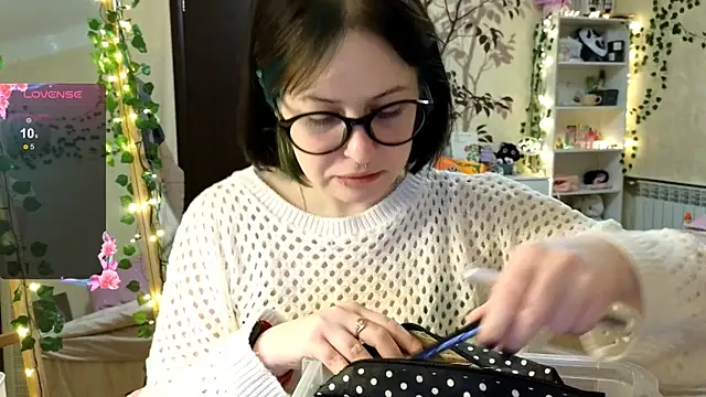 lily noris online show from 12-07-24, 01:08