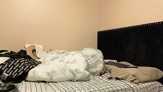 hailzeffn online show from 10-26-25, 10:26