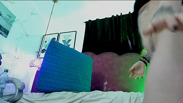 Snapshot of sophy_rock chatting on 05-31-26, 06:09 sophy rock online show from 05-31-26, 06:09