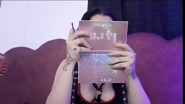 Snapshot of sophy_rock chatting on 04-17-26, 03:37 sophy rock online show from 04-17-26, 03:37