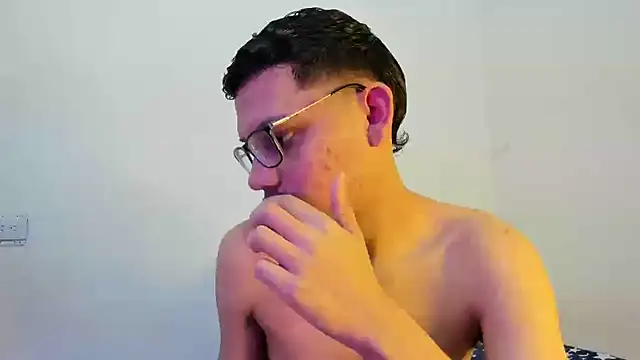 Snapshot of Diego-Monsalve chatting on 10-03-25, 10:33 Diego-Monsalve online show from 10-03-25, 10:33