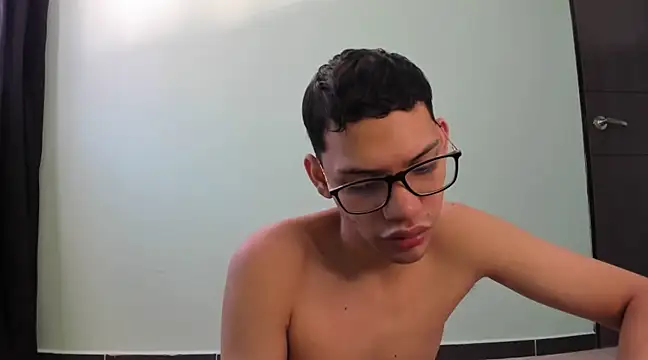 Snapshot of Diego-Monsalve chatting on 01-19-25, 04:25 Diego-Monsalve online show from 01-19-25, 04:25