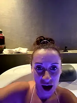 therealbeverlycious online show from 10-24-25, 10:36