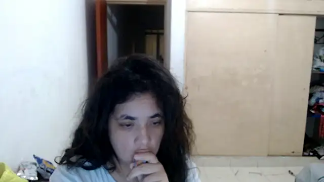 Snapshot of ladydeathz chatting on 01-14-25, 02:40 ladydeathz online show from 01-14-25, 02:40