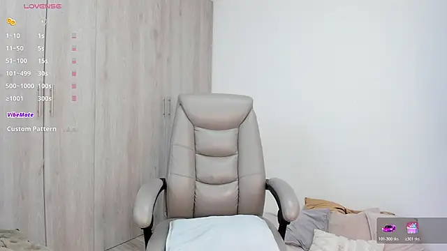 Snapshot of _miamadison chatting on 02-11-26, 12:21 miamadison online show from 02-11-26, 12:21