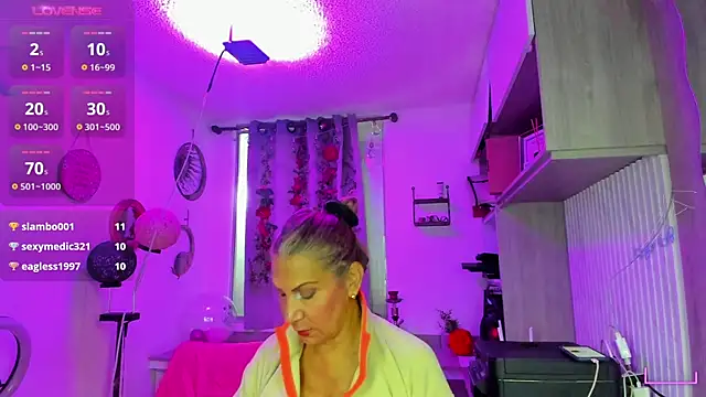 Snapshot of _cristal_ayala chatting on 06-14-26, 02:24 cristal ayala online show from 06-14-26, 02:24
