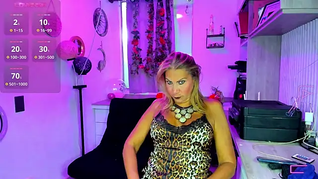  cristal ayala online show from 06-03-26, 12:00