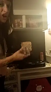 whitetrashdirtyslut online show from 12-17-25, 05:34