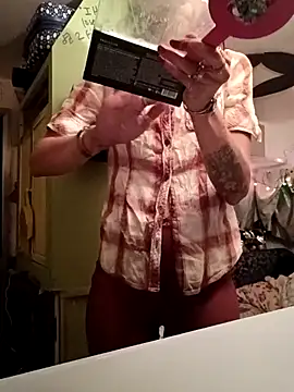 whitetrashdirtyslut online show from 05-14-26, 11:07