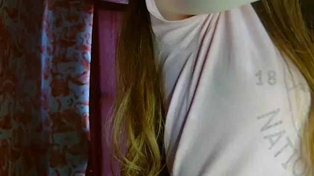 strawberrysmoothie online show from 04-13-26, 08:13