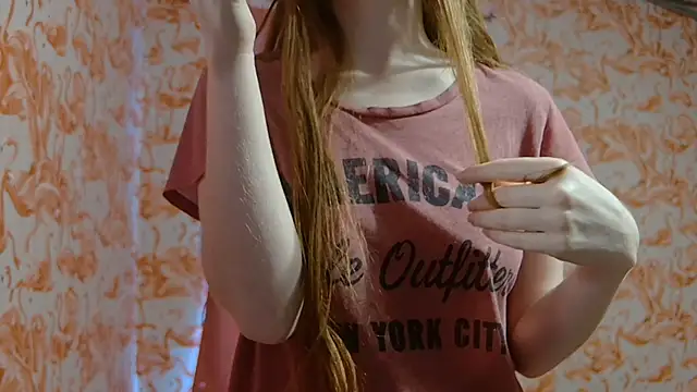 strawberrysmoothie online show from 03-18-26, 09:26